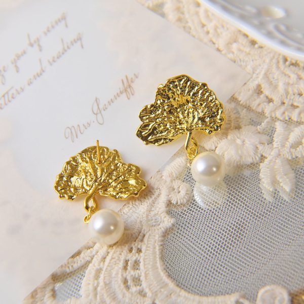 Simple Flower Pearl Earrings Online now