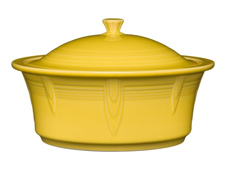 Retired Large 10 Inch Round Covered Casserole 2.8 Quart Online now