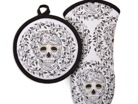 Skull & Vine Oven Mitt & Pot Holder Set For Sale