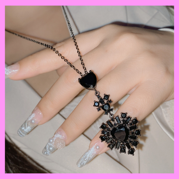 【4-08#】Black and Silver Heart Set for unisex Date Night, Gatherings, Birthday Gift, Anniversary Gift For Sale