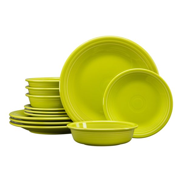 Retired Classic Rim 12-Piece Dinnerware Set, Service for 4 Sale