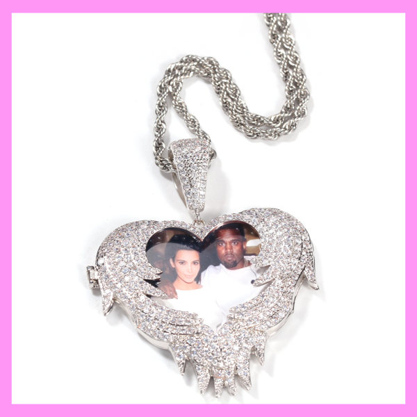 【3-35#】window Heart-shaped Necklace Customizable with photos  for beautiful female and handsome male elegant anniversary birthday For Sale